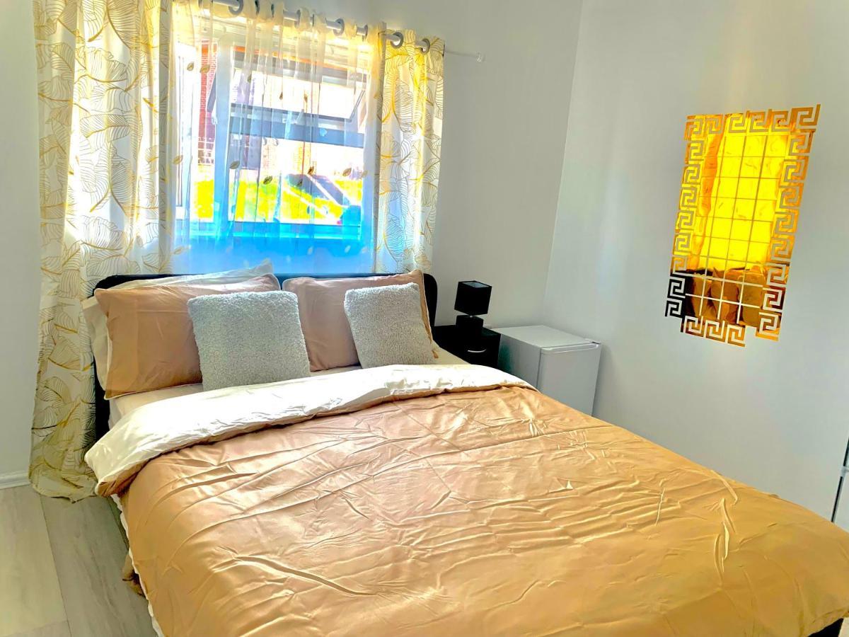 Double Room Bentilee Bucknall  外观 照片