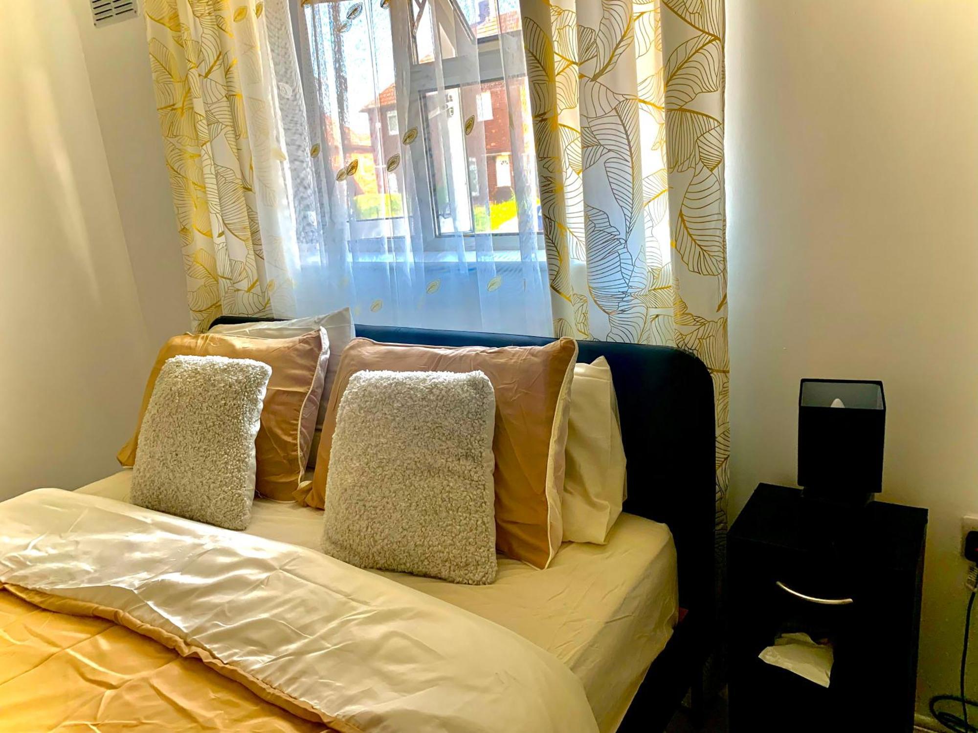 Double Room Bentilee Bucknall  外观 照片